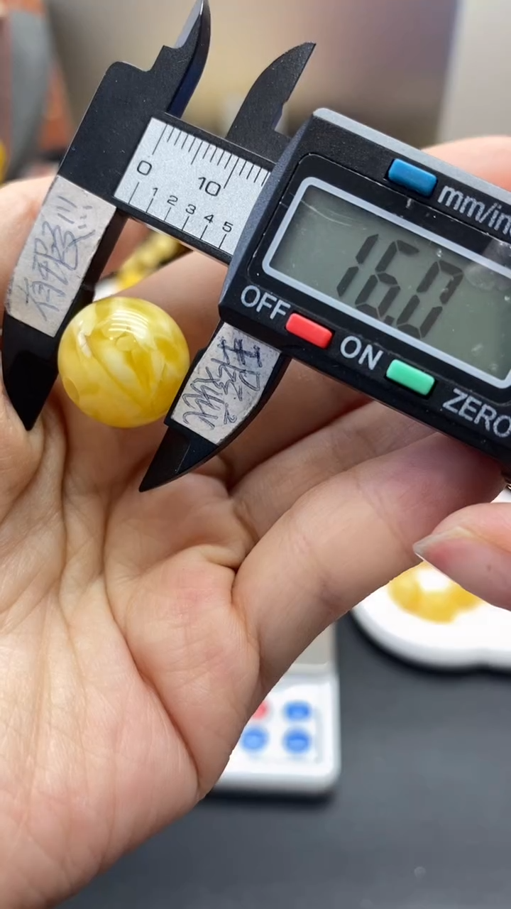 琥珀未镶嵌珠宝奇石2476