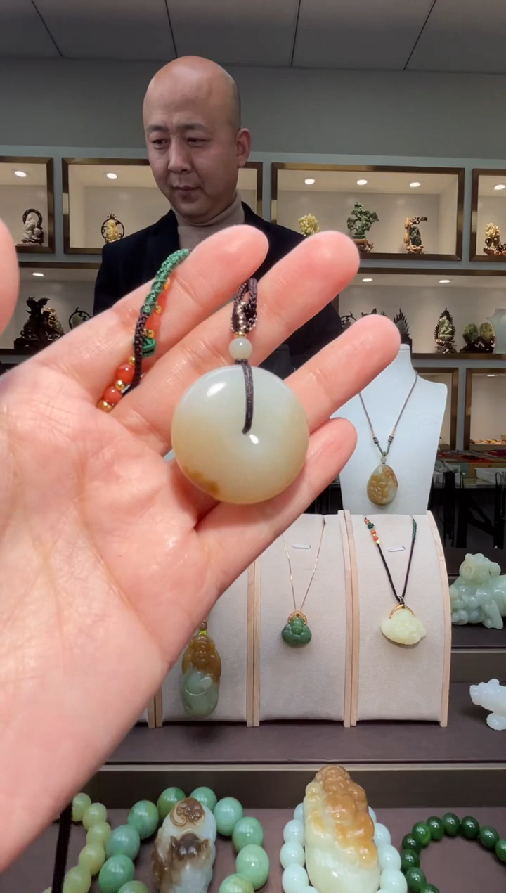 颈饰未镶嵌和田玉苏