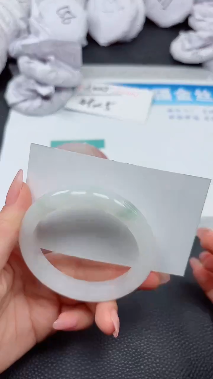 【闪购商品】石英质玉手镯未镶嵌A258