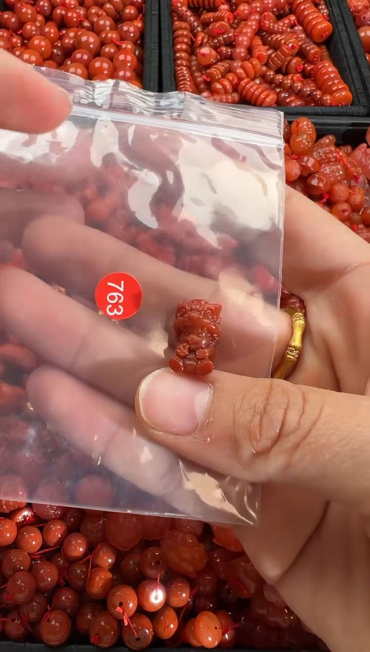 【闪购商品】南红玛瑙颈饰未镶嵌1