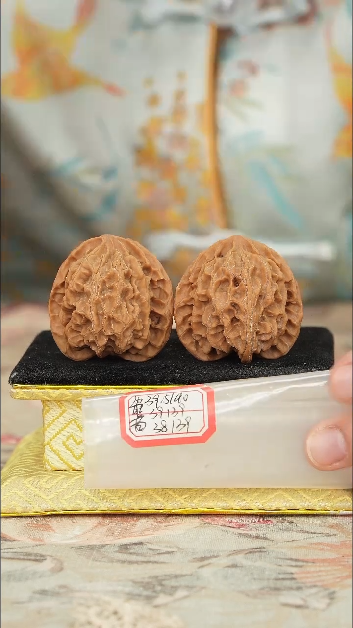 【闪购商品】文玩核桃把件苹果园