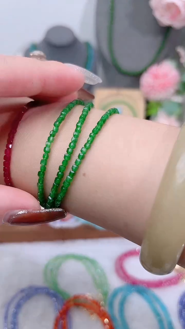 银S925镶嵌手链石榴石（沙弗莱）三圈绿方99