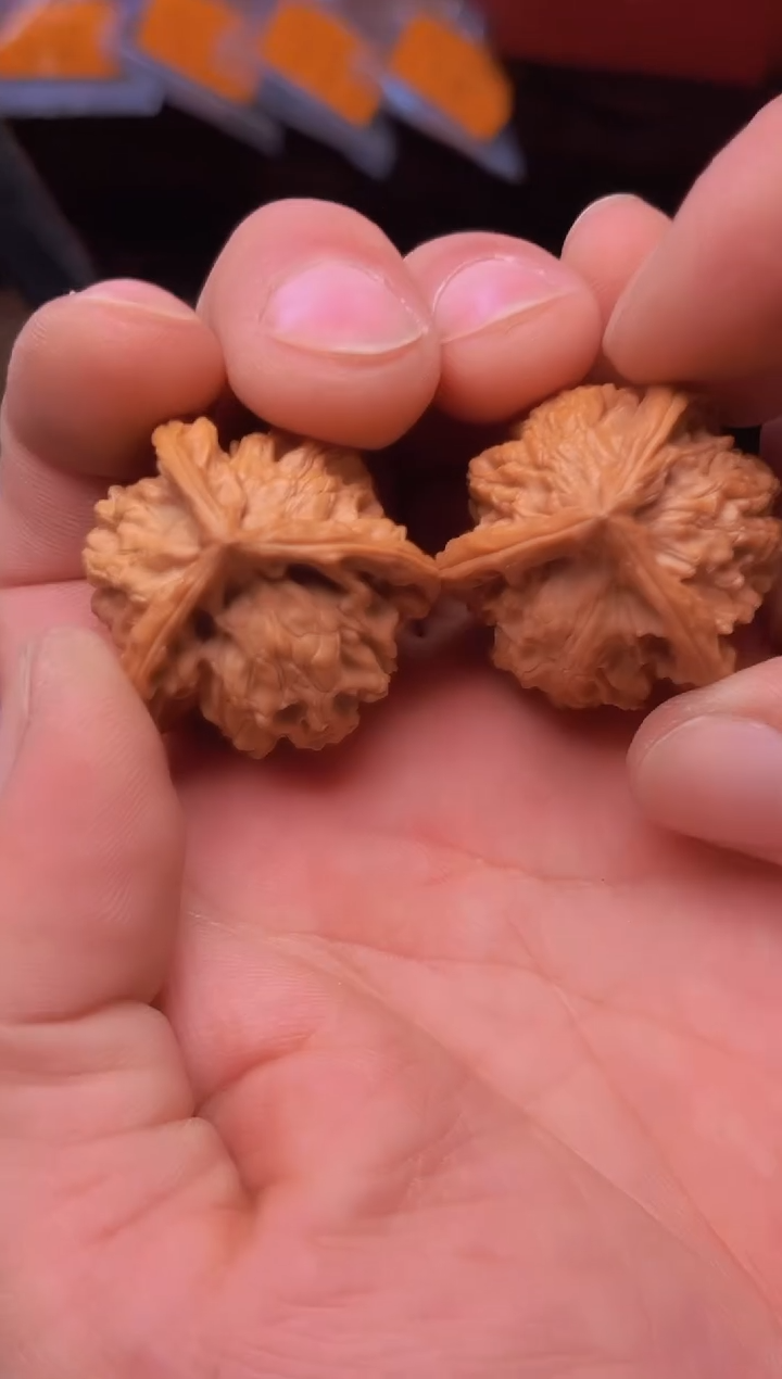 【闪购商品】文玩核桃把件33盘山三棱