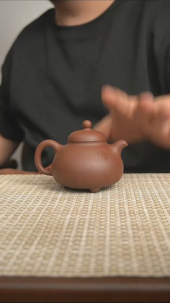 茶壶紫砂宜兴紫砂壶紫泥三足乳鼎壶180cc