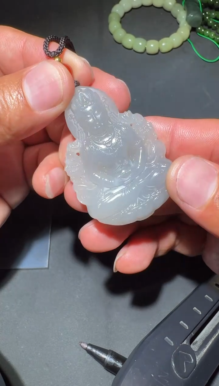 未镶嵌和田玉（糖玉）车挂和田玉