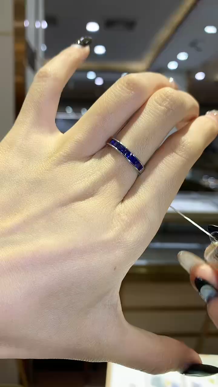 【闪购商品】蓝宝石戒指18K金镶嵌蓝宝石戒指