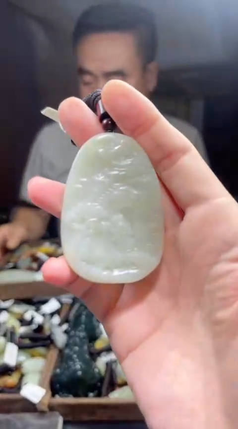 和田玉未镶嵌颈饰·