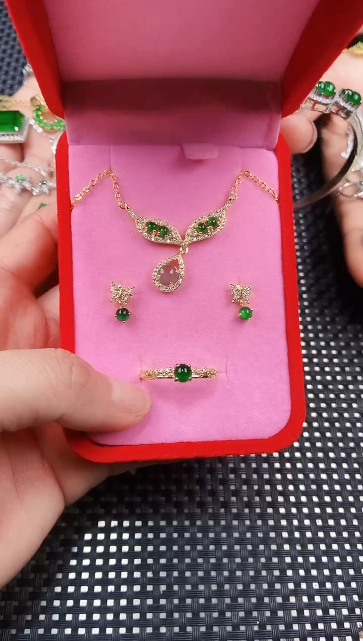 【闪购商品】翡翠套链未镶嵌111111111