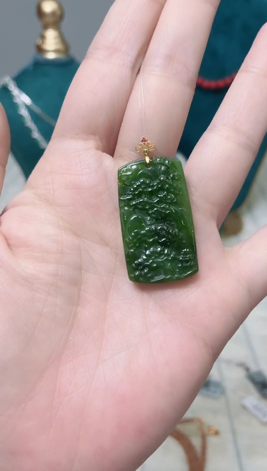 吊坠(不含链)18K金镶嵌和田玉191BJ1225产品一个（多样性）