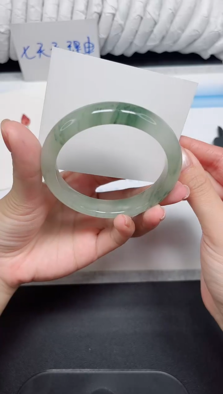 石英质玉手镯未镶嵌18-60.4