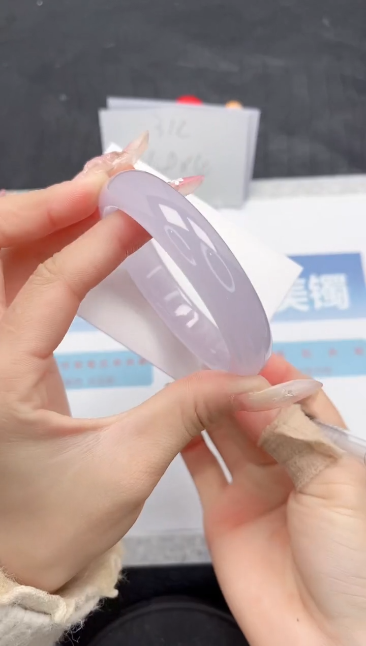 【闪购商品】石英质玉手镯未镶嵌L57-58.5