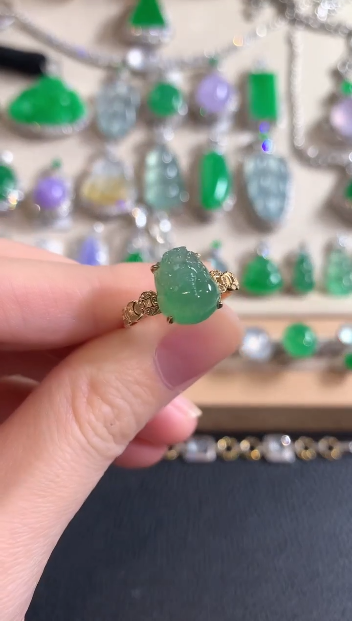 18K金镶嵌戒指翡翠冬日珠宝W49