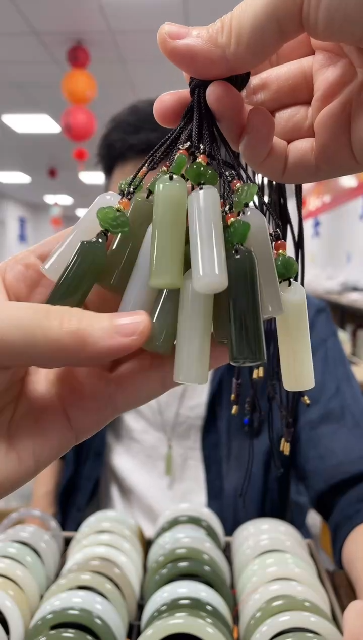 颈饰未镶嵌和田玉翎管挂件一件多样性发货一件