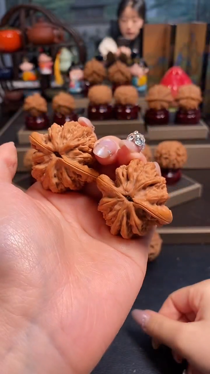 【闪购商品】文玩核桃吊坠K389麦穗虎头43