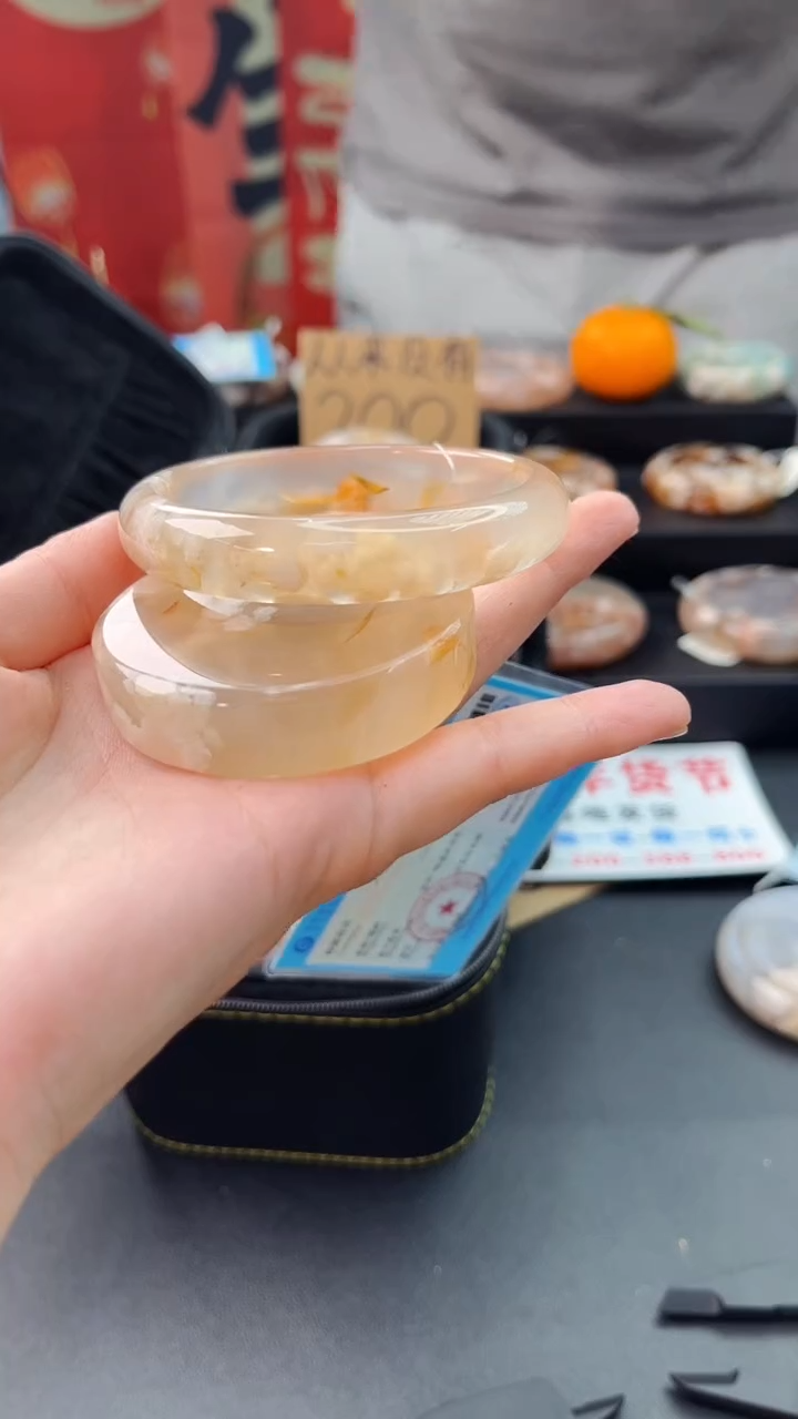 【闪购商品】石英质玉手镯未镶嵌赠送镯心（58圈口）
