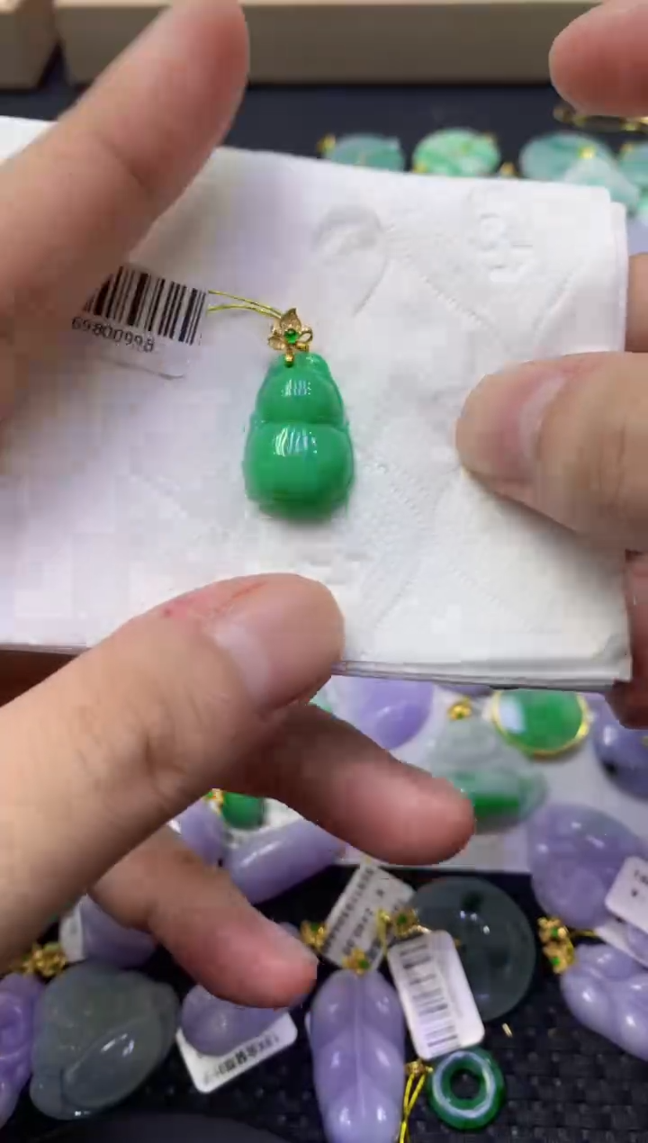 颈饰18K金镶嵌翡翠天然缅甸翡翠A货