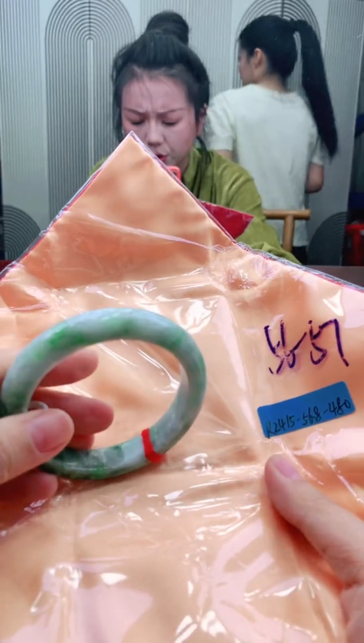 未镶嵌手镯翡翠56+