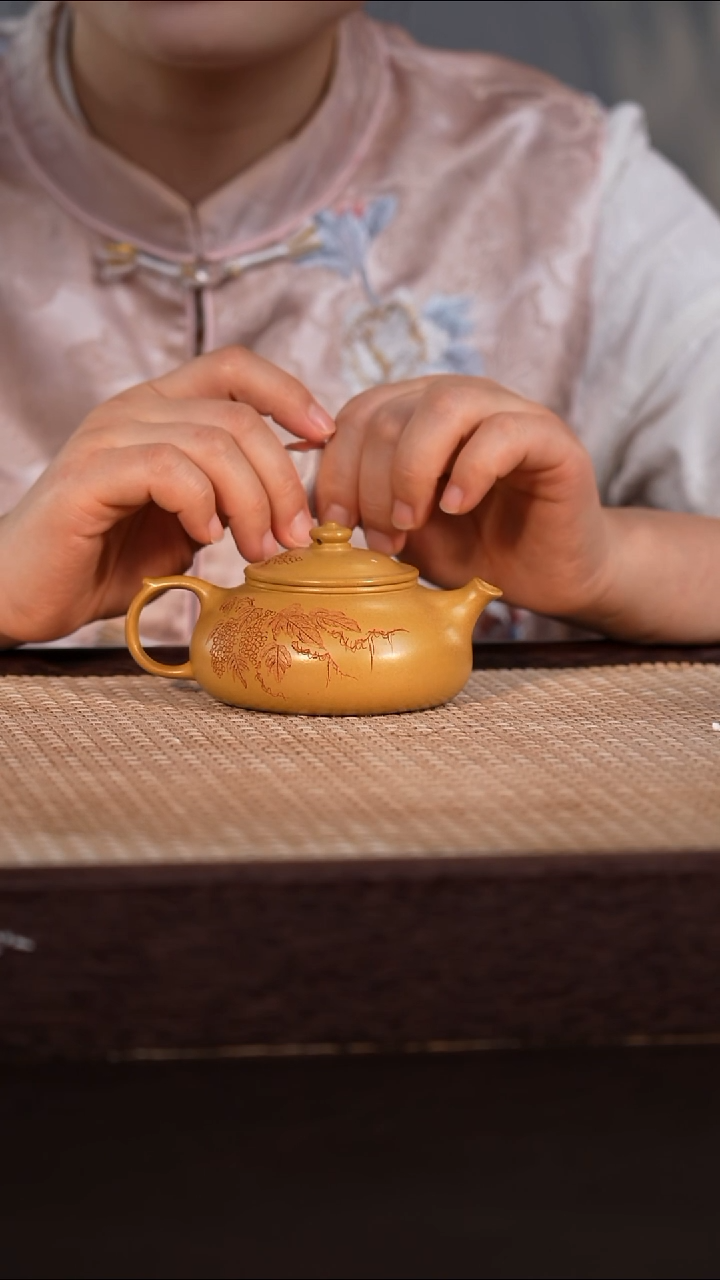 茶壶紫砂黄金段 140cc