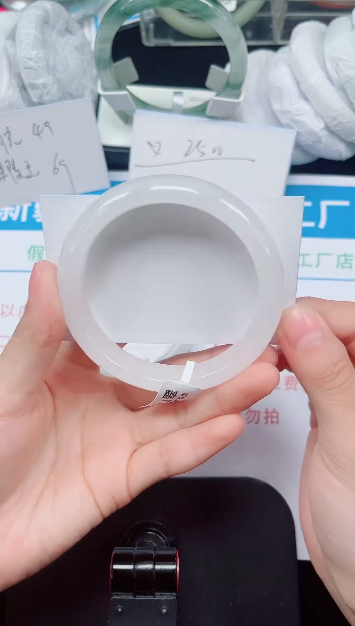 未镶嵌手镯石英质玉30-59/60/61