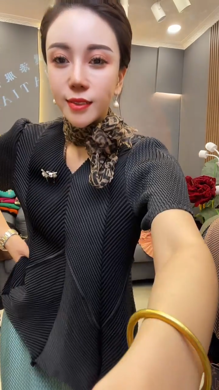 聚酯纤维（涤纶）黑色 衫