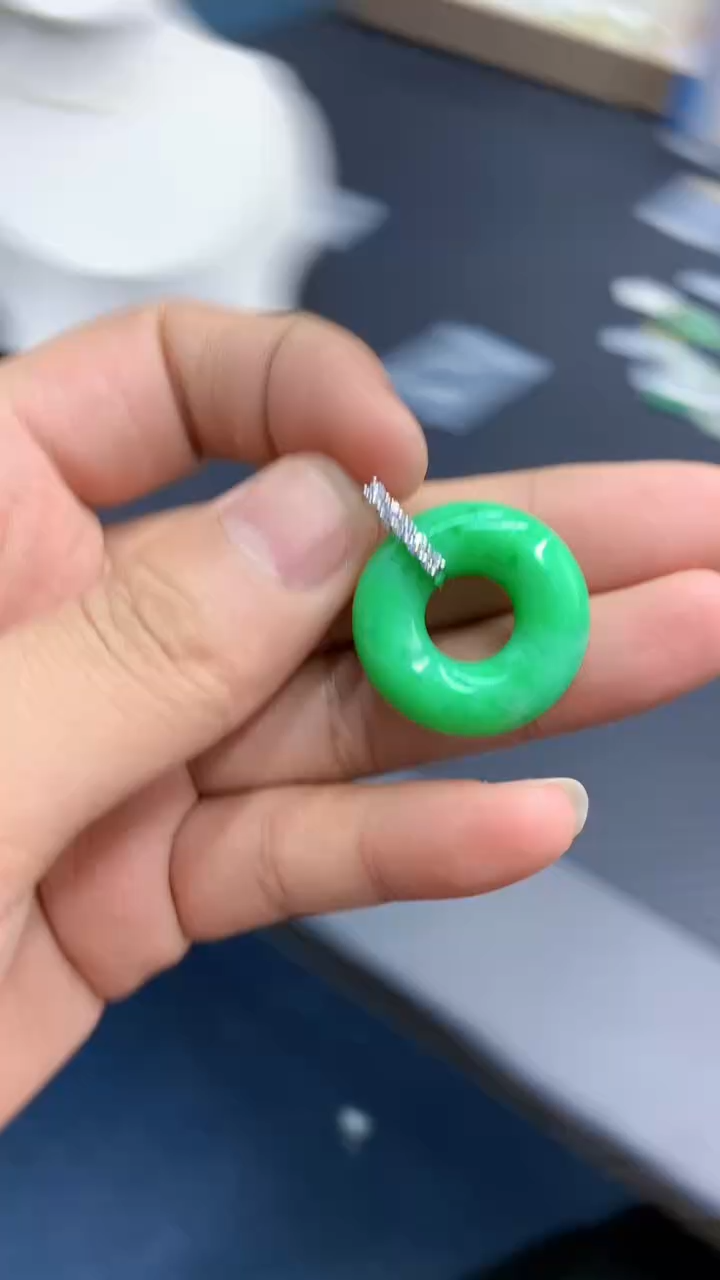 【闪购商品】翡翠颈饰18K金镶嵌            8