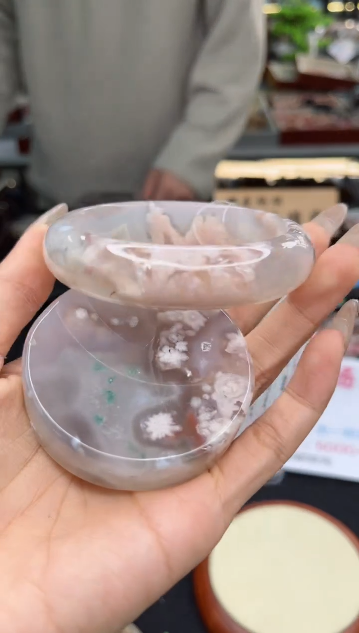 【闪购商品】石英质玉手镯未镶嵌62圈口（赠品镯心）3412233