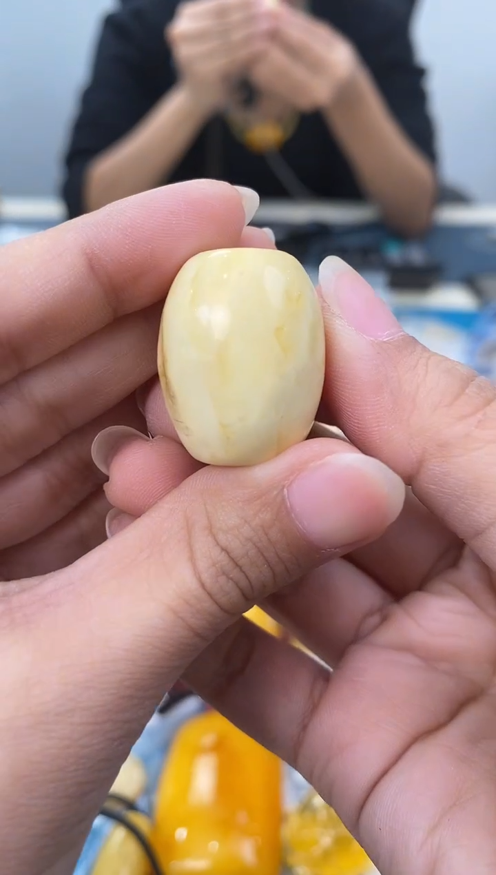 【闪购商品】琥珀裸石未镶嵌 天然琥珀蜜蜡珠子