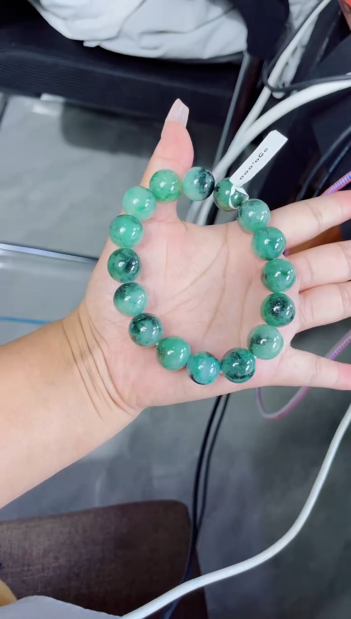 定制翡翠未镶嵌珠串