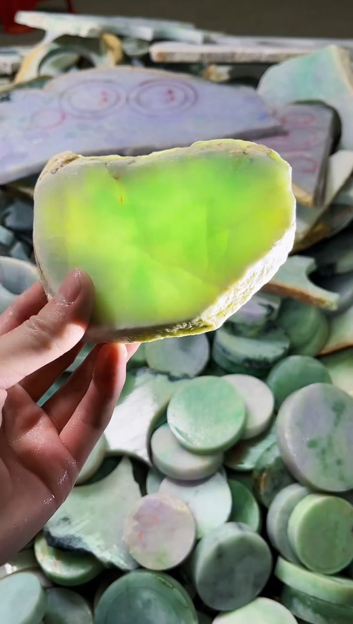 【闪购商品】翡翠颈饰未镶嵌A货吴玉405