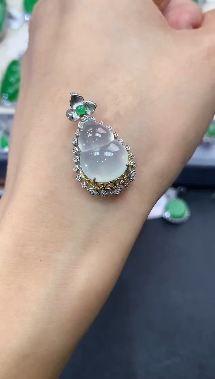 【闪购商品】翡翠吊坠(不含链)18K金镶嵌a15多样性一件发货