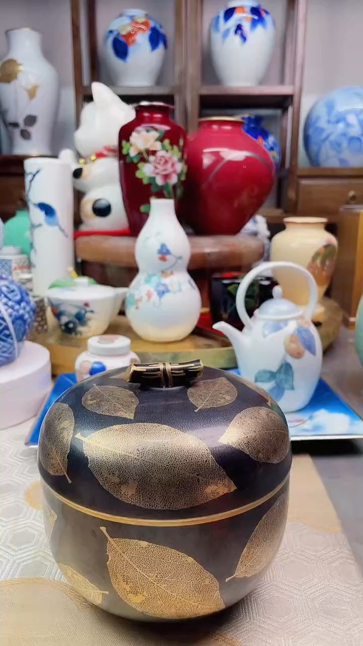 【闪购商品】盘日产描金大盖罐