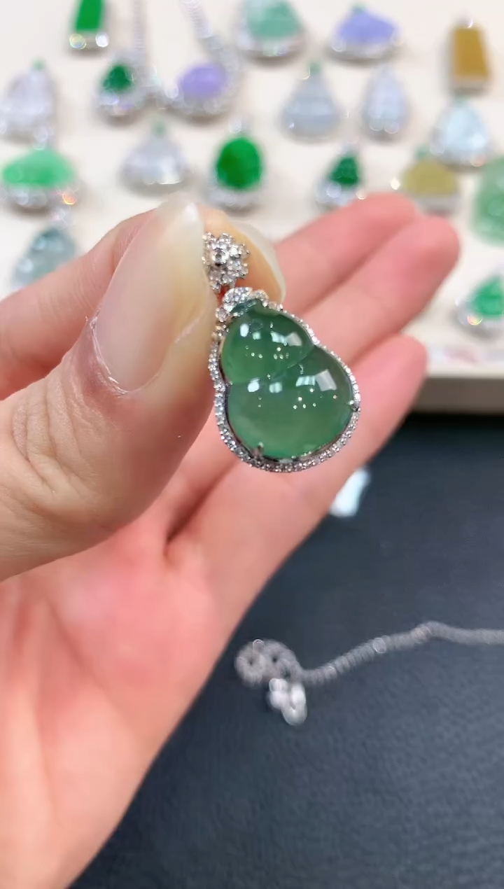 【闪购商品】翡翠吊坠(不含链)18K金镶嵌b75