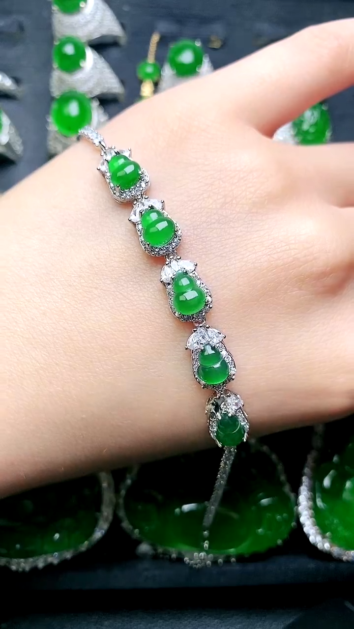 【闪购商品】翡翠手链未镶嵌葫芦手链