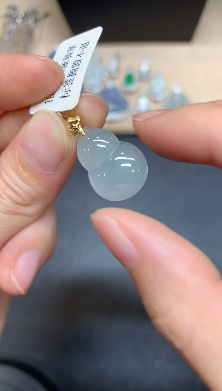 【闪购商品】翡翠颈饰18K金镶嵌葫芦【无服务费