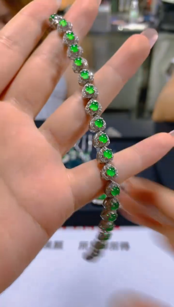 未镶嵌手链翡翠多样性发一