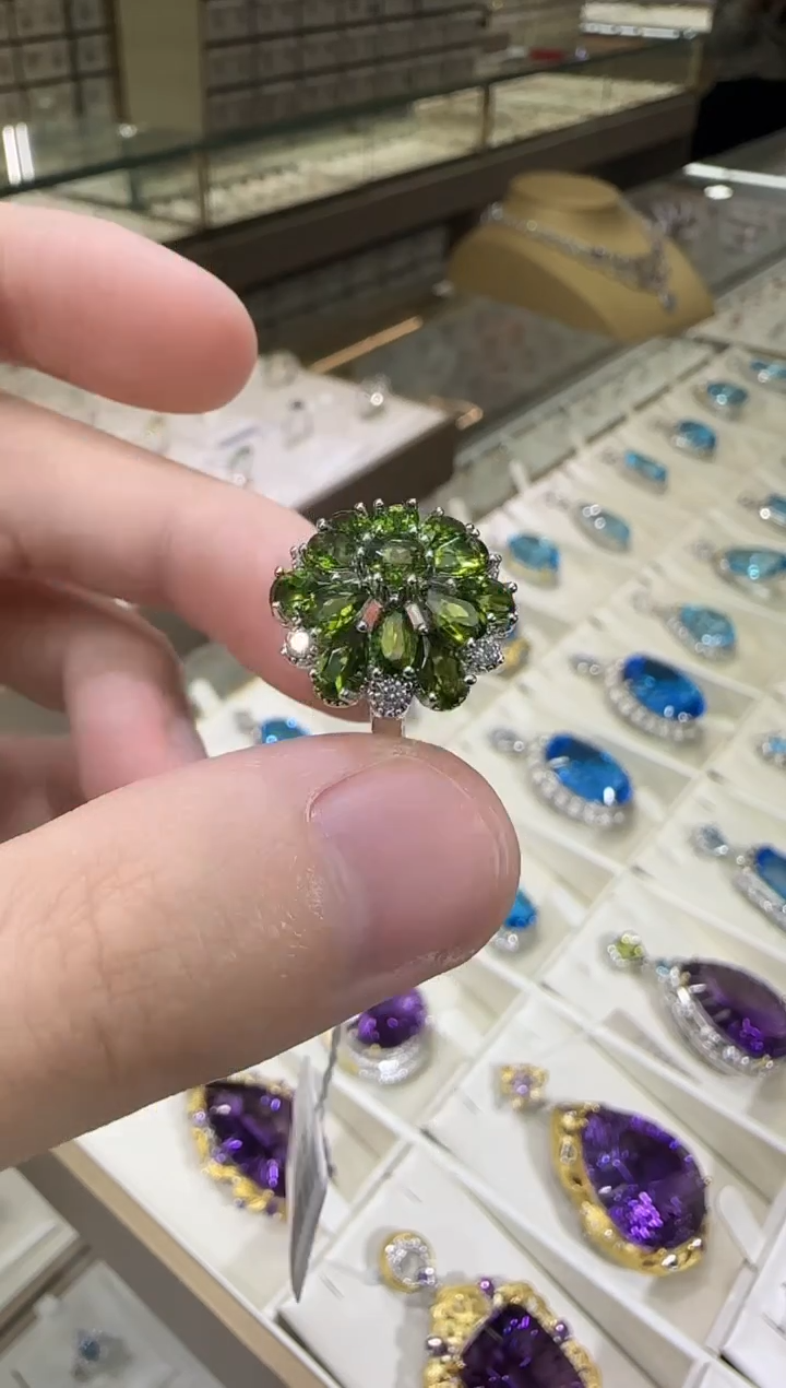 银S925镶嵌透辉石精致繁花设计款
