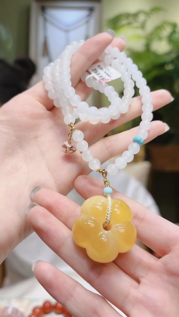 【闪购商品】和田玉项链18K金镶嵌花和田玉项链