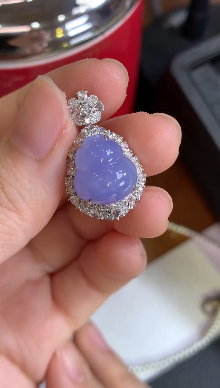 【闪购商品】翡翠18K金镶嵌颈饰紫葫芦