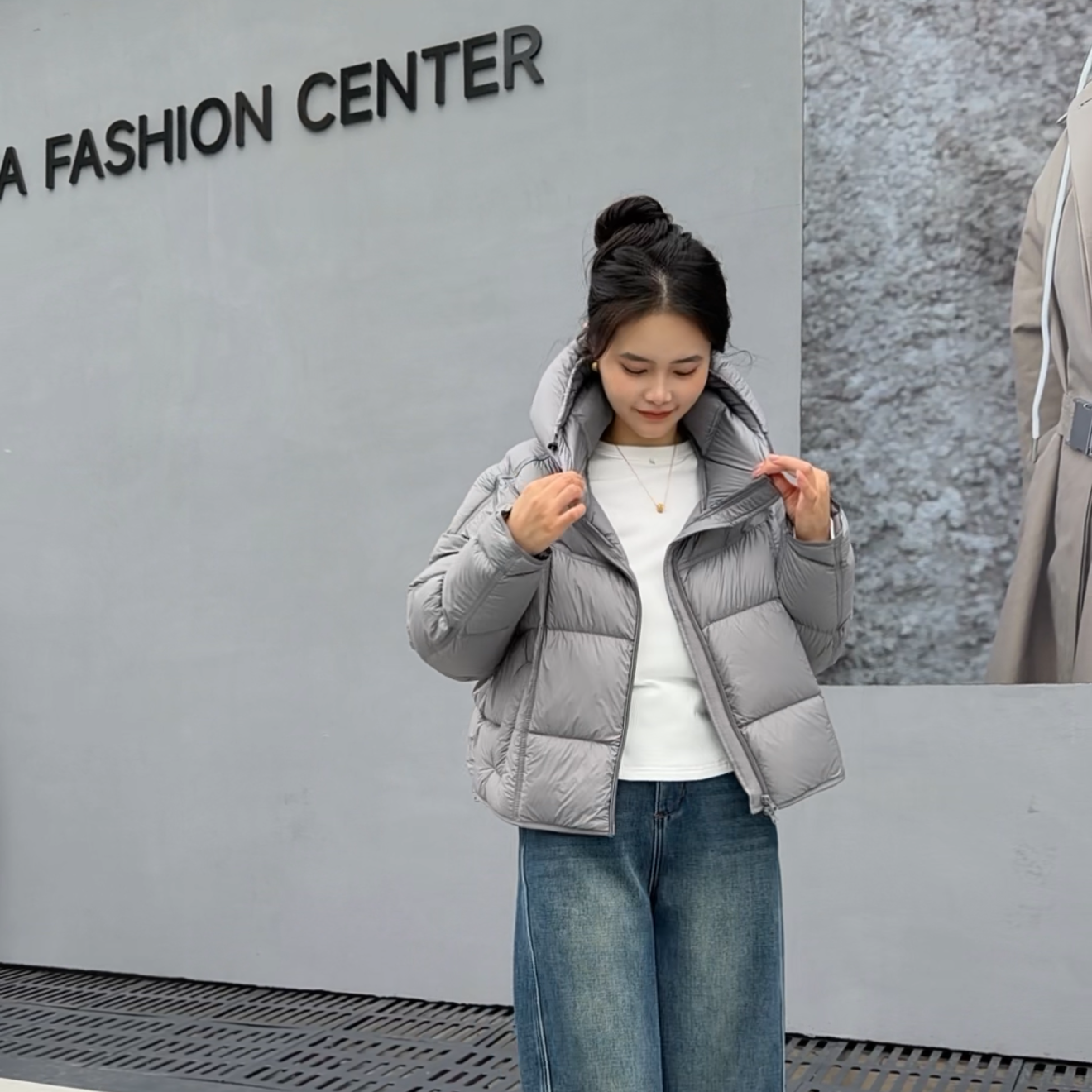 【墨臻严选】2025年冬季新款圆领简约短款泡芙款90%羽绒服外套008