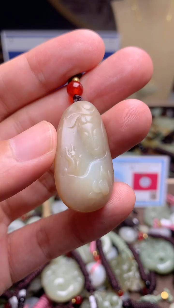 颈饰未镶嵌和田玉1
