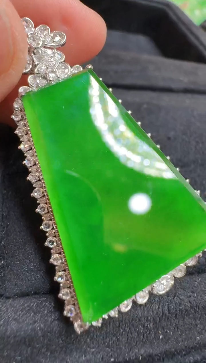 【闪购商品】翡翠吊坠(不含链)18K金镶嵌多样性团购发一件