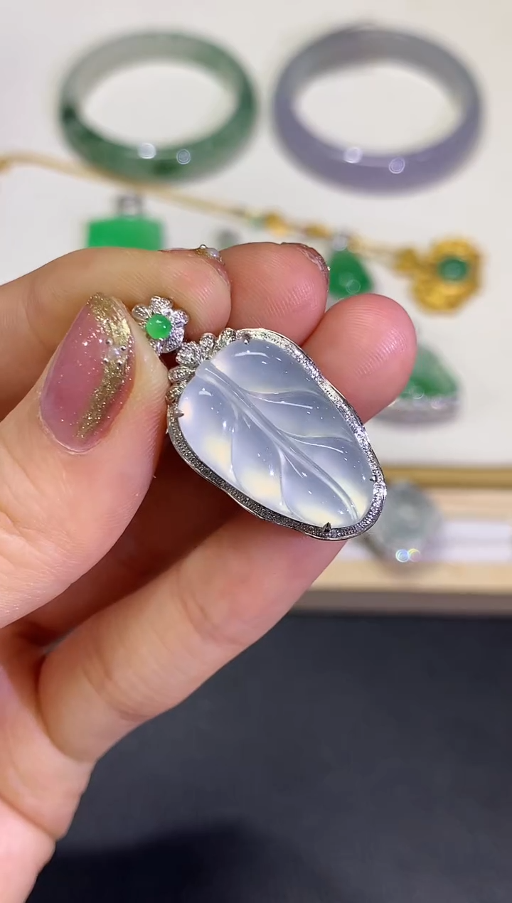 【闪购商品】翡翠颈饰18K金镶嵌团购53