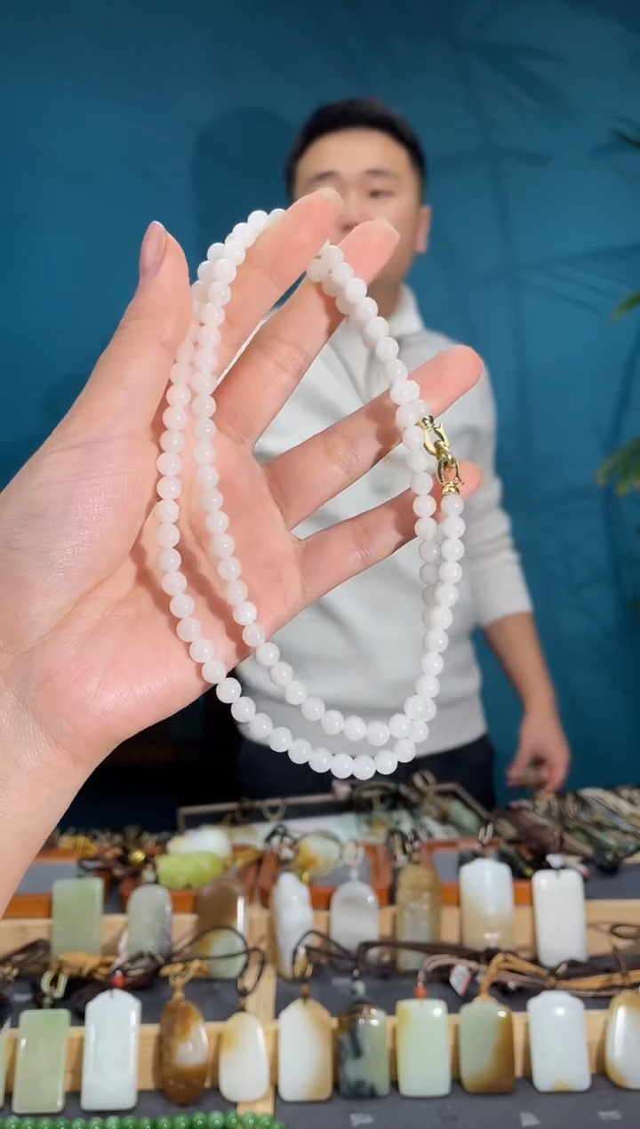 颈饰未镶嵌和田玉1