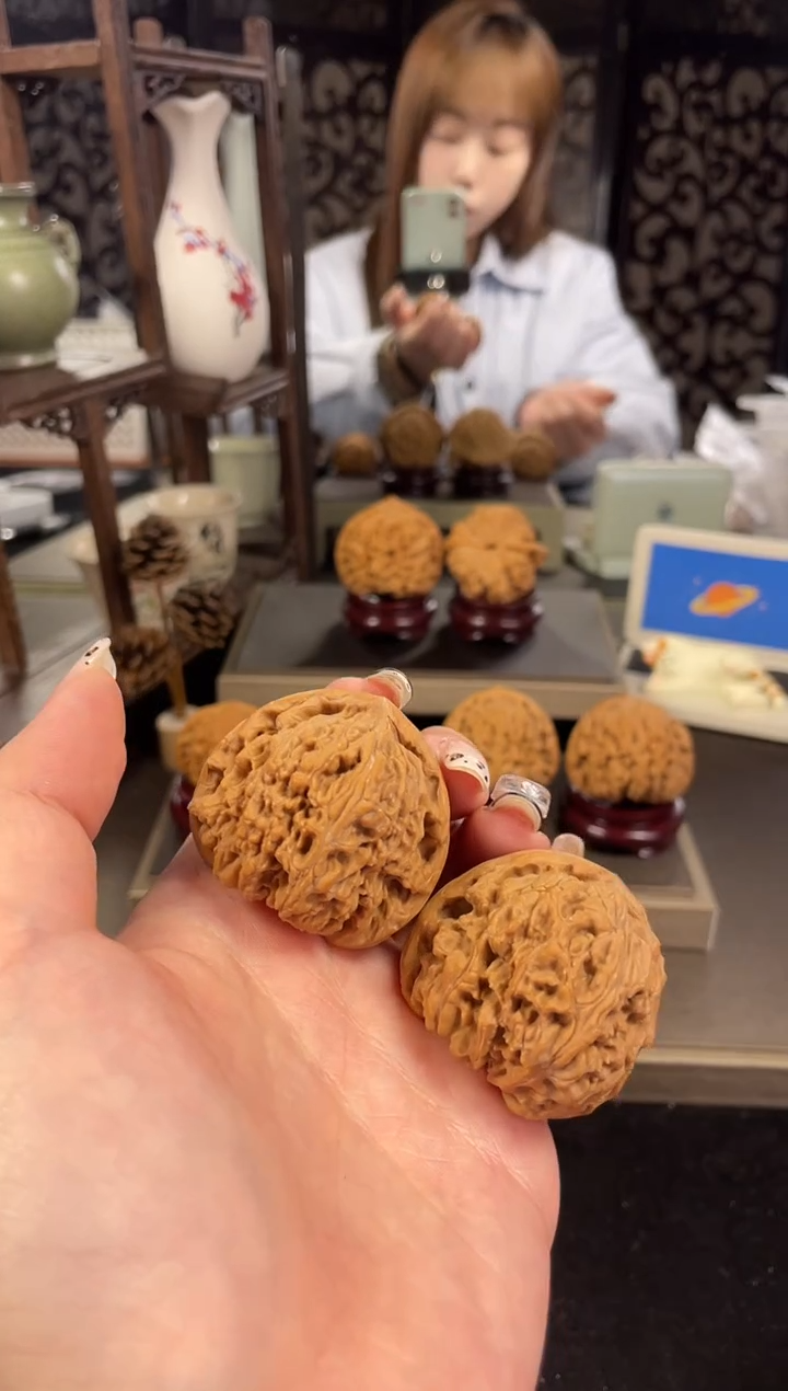 【闪购商品】文玩核桃把件南疆石42尺-7