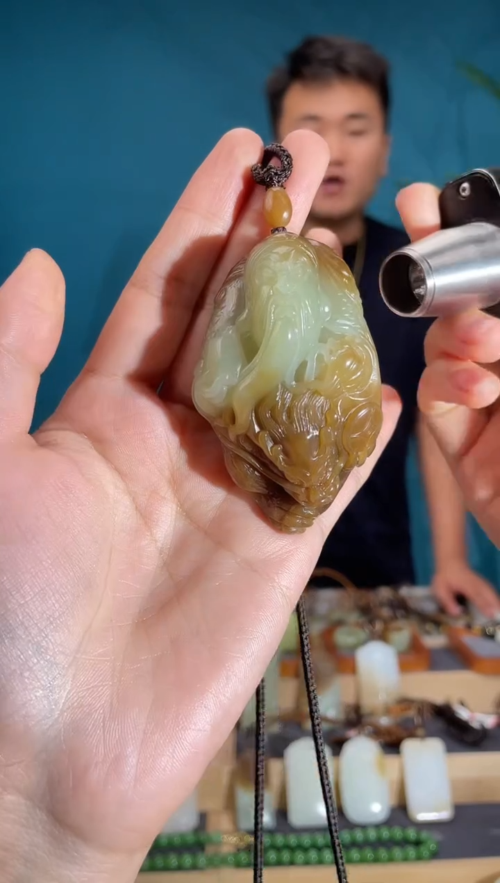 和田玉未镶嵌颈饰1