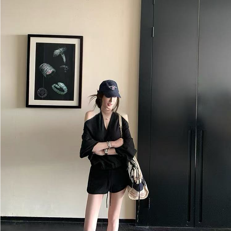 镜头焦点 干爽凉感复古露肩上衣微喇休闲裤套装