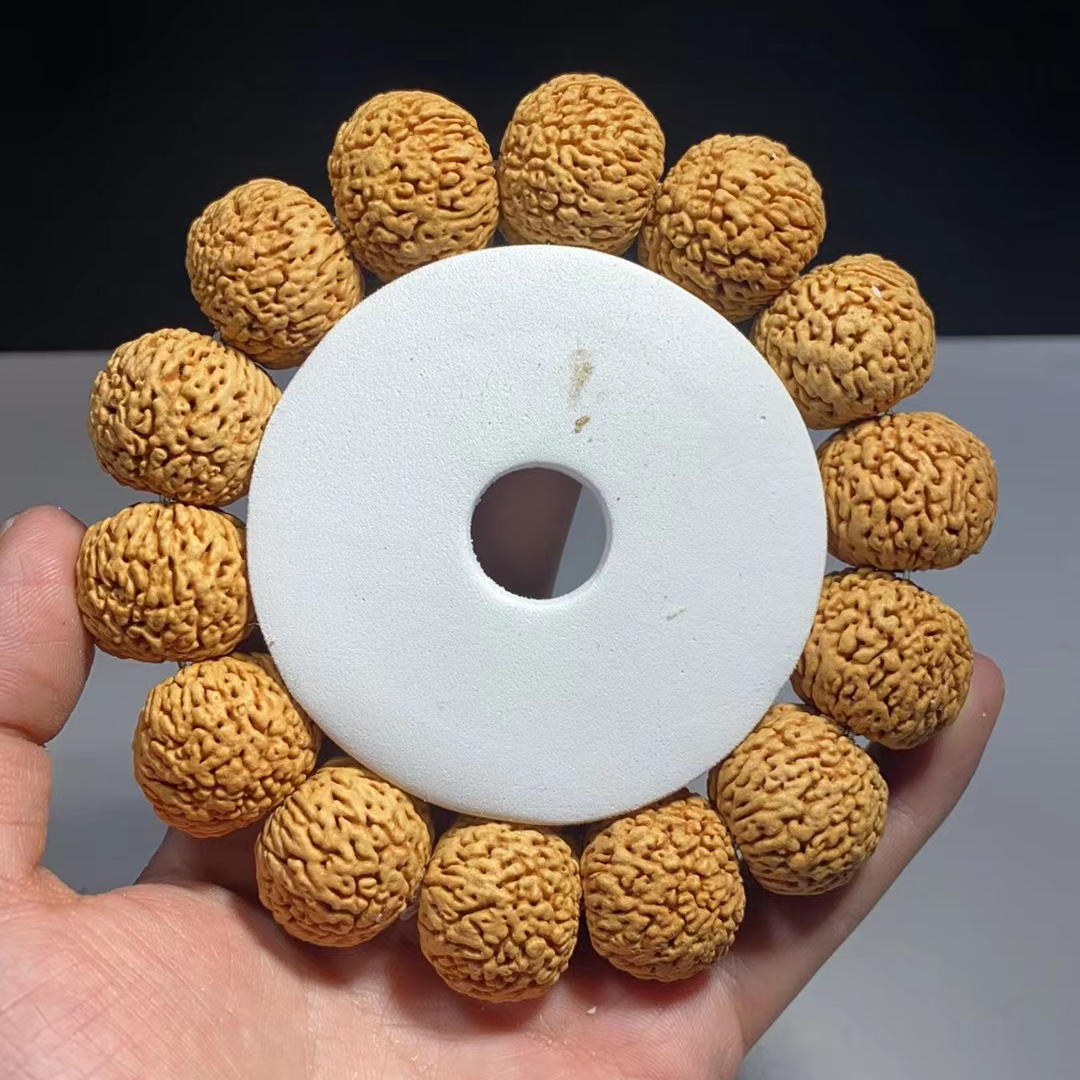 2.1（龙鳞凤尾）桃核手串