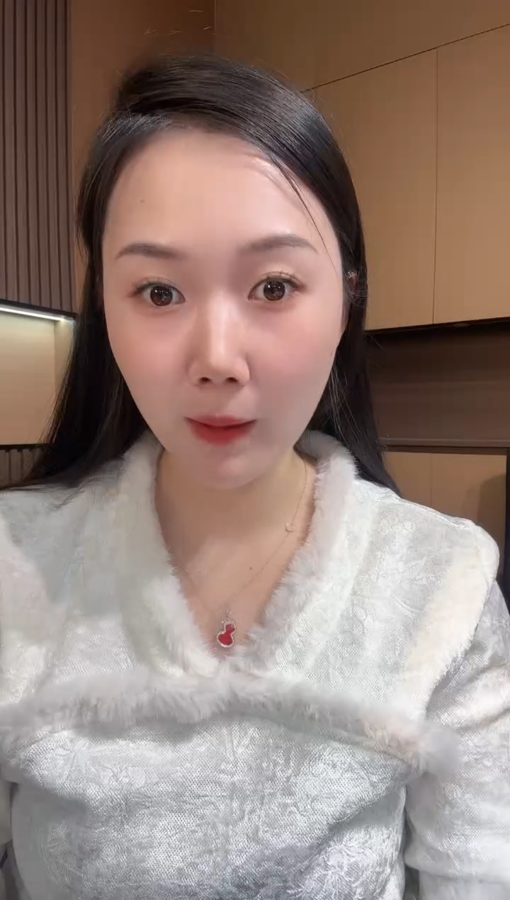 【闪购商品】钻石套链18K金镶嵌红葫芦套链GHJ