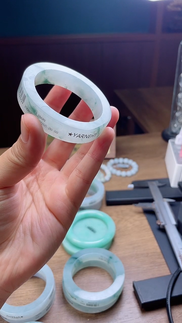 未镶嵌手镯定制翡翠?***?定制