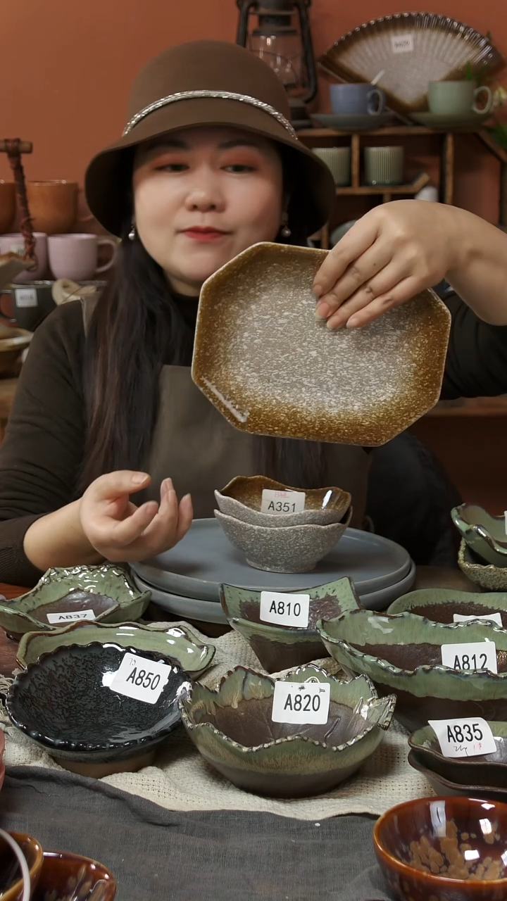 陶瓷A363 一个陶瓷八角小长盘可能微瑕20*6